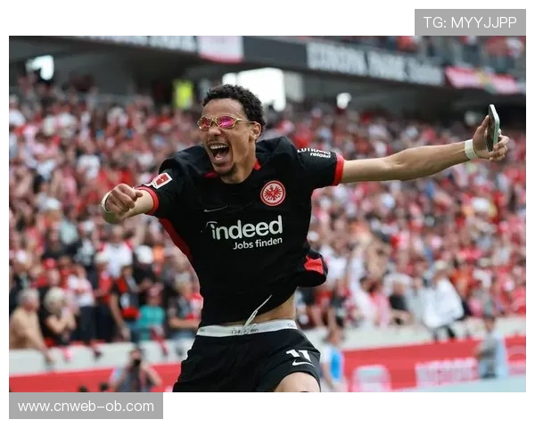 埃基蒂克进球模仿托雷斯，名宿克劳奇点赞